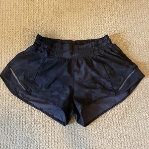 Lululemon black camo shorts size 4